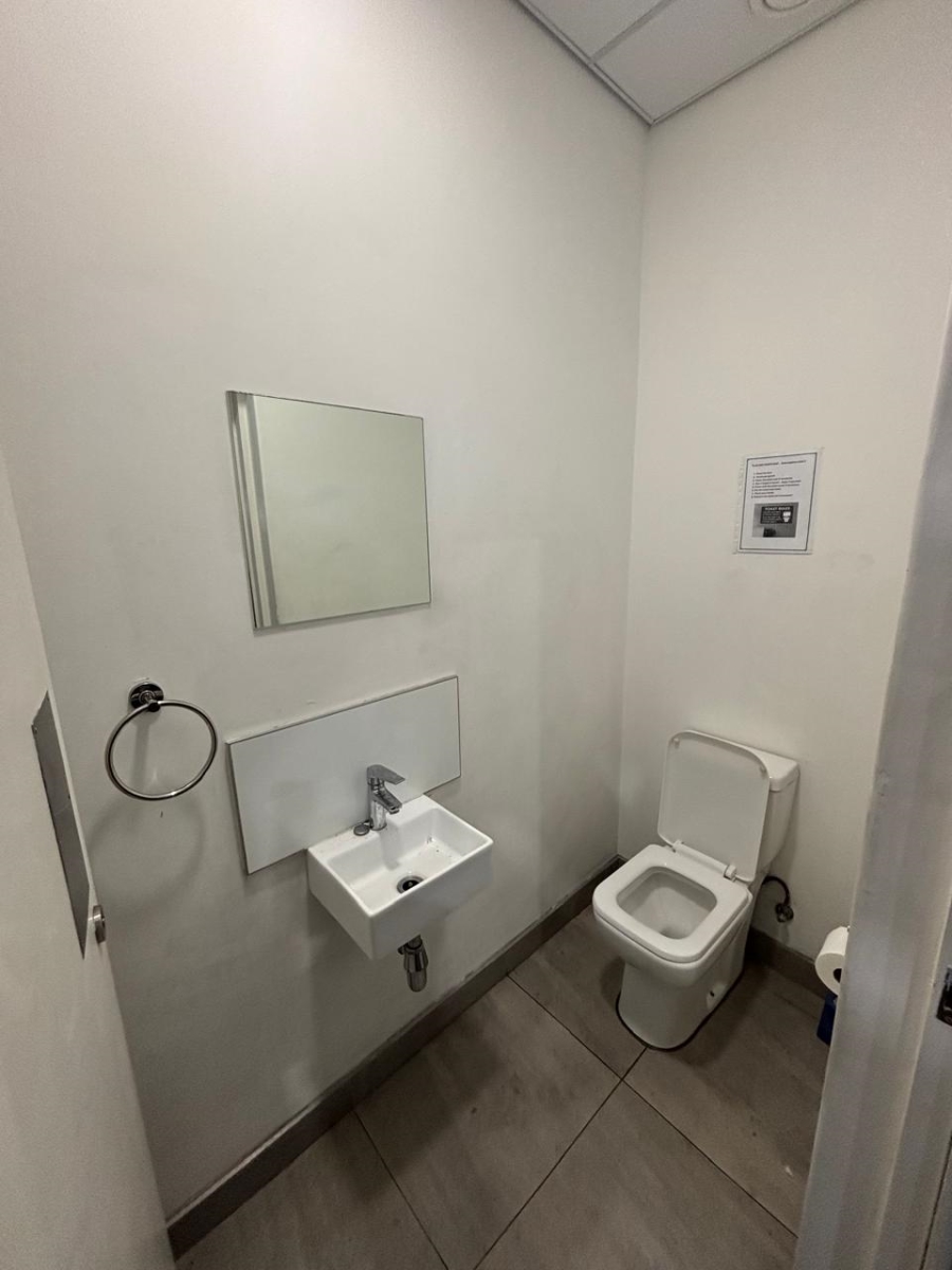 To Let commercial Property for Rent in Bonnie Brae Western Cape